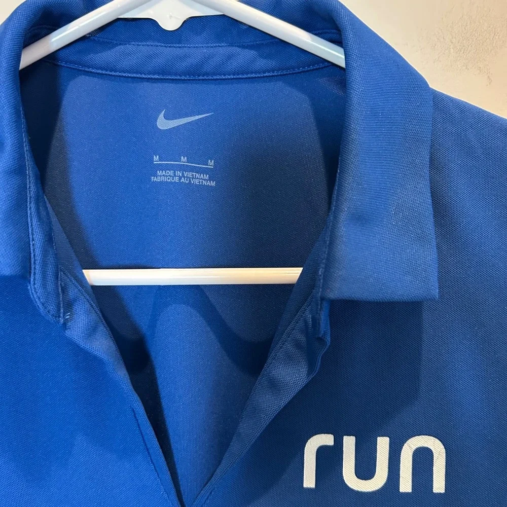 Nike Women Blue Short Sleeve‎ RUN Polo Shirt Athletic Performance Size M